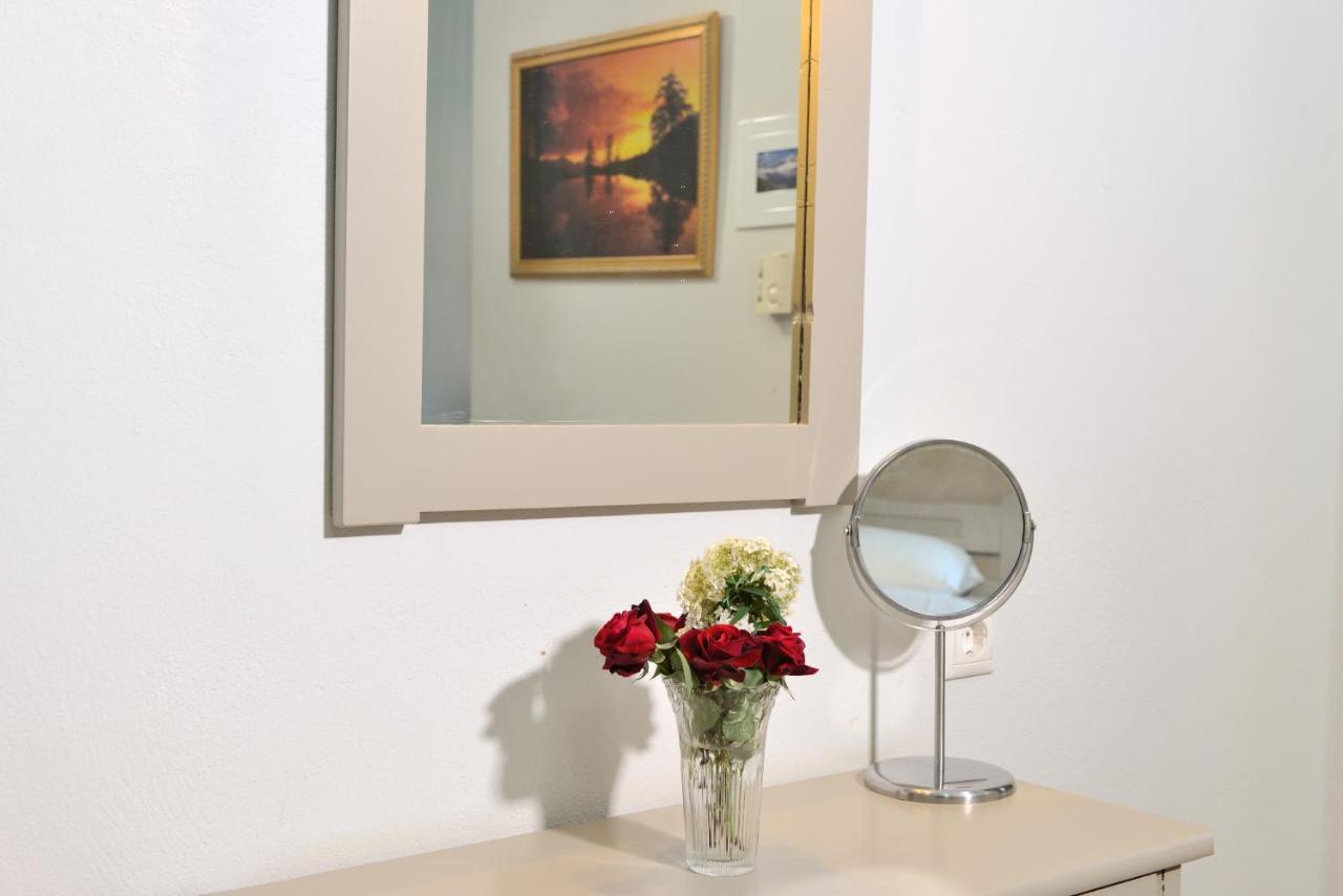 Artemis Apartments Коница Екстериор снимка