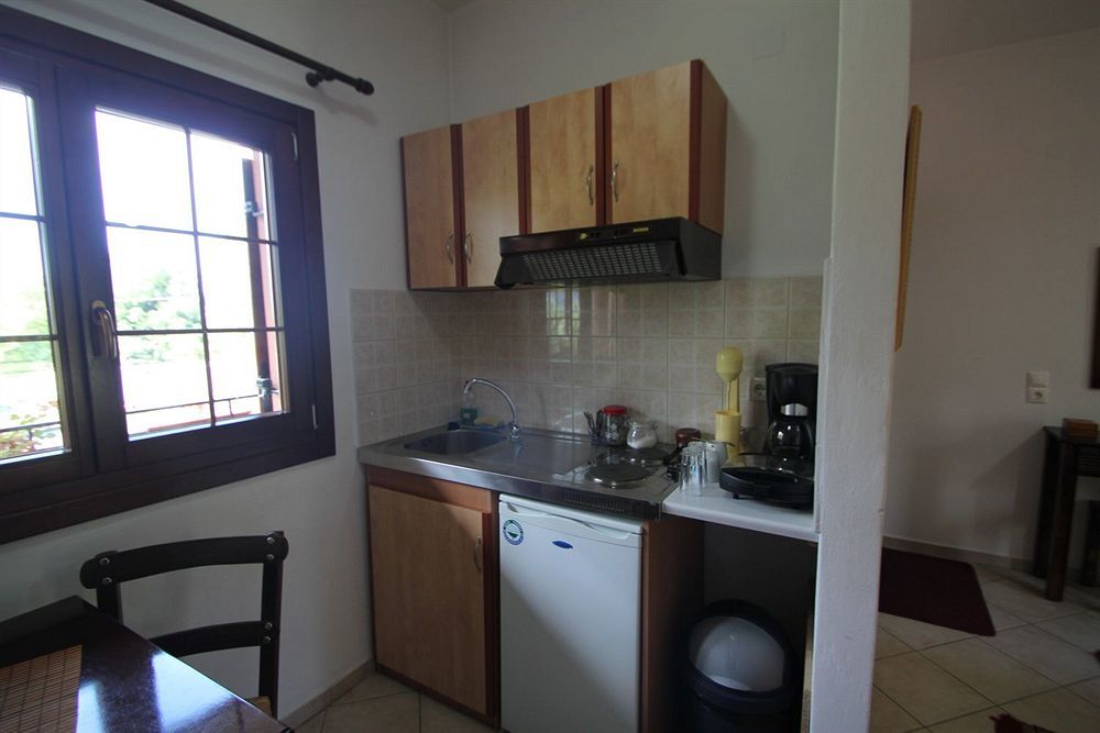 Artemis Apartments Коница Екстериор снимка