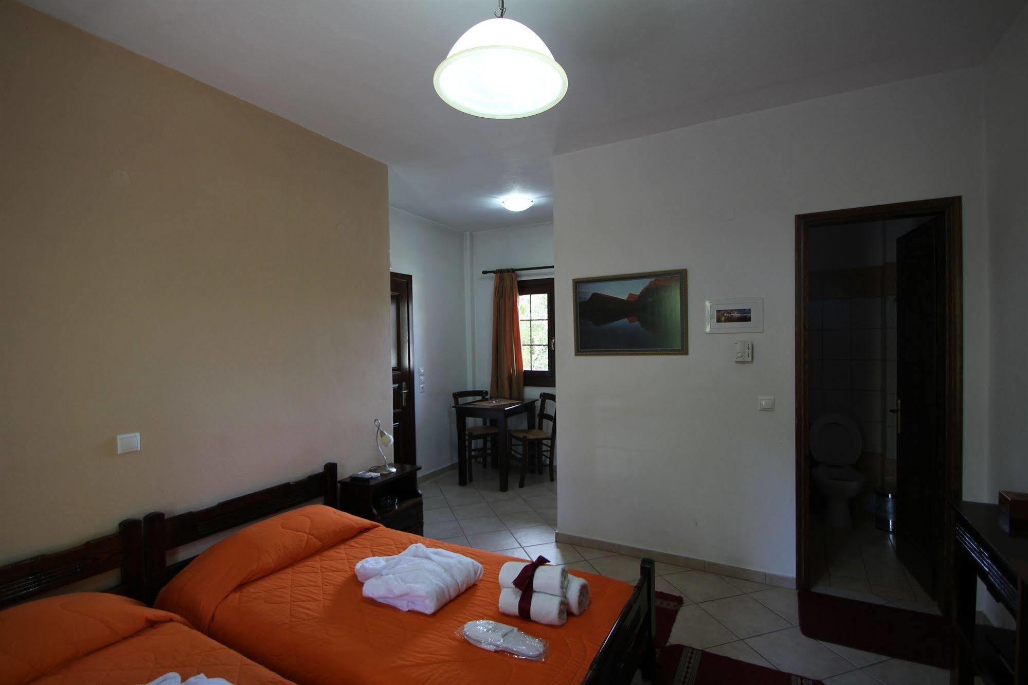 Artemis Apartments Коница Екстериор снимка