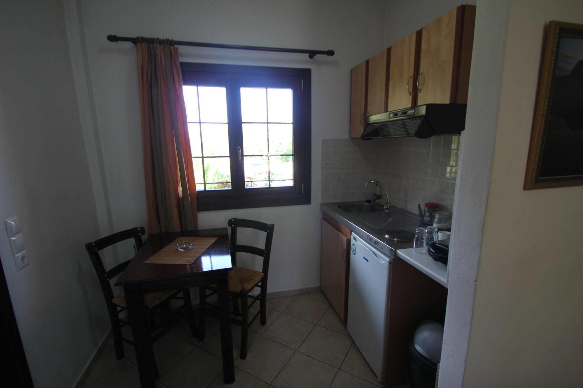 Artemis Apartments Коница Екстериор снимка