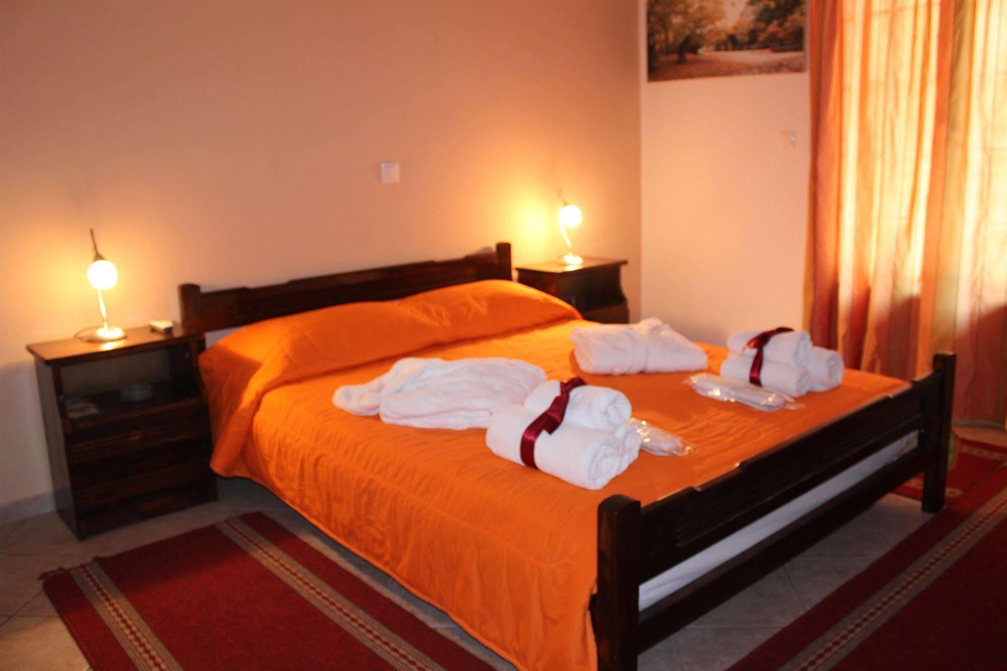 Artemis Apartments Коница Екстериор снимка