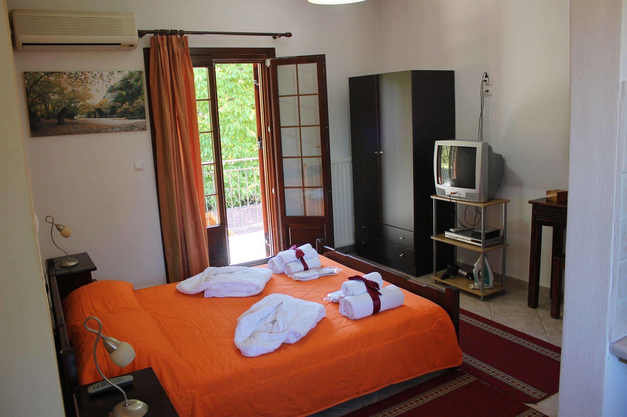 Artemis Apartments Коница Екстериор снимка