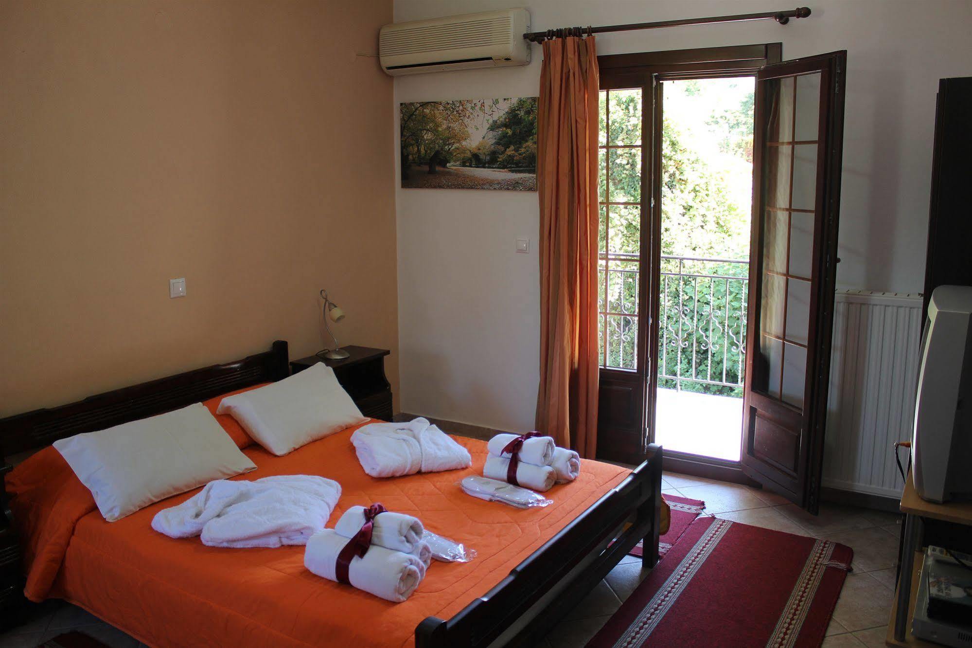 Artemis Apartments Коница Екстериор снимка