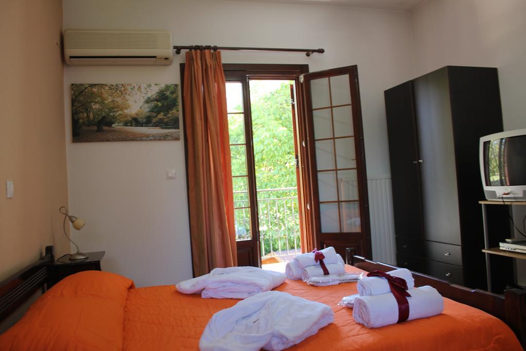 Artemis Apartments Коница Екстериор снимка