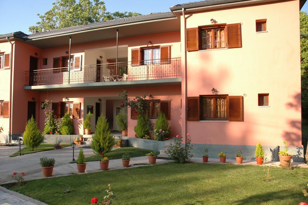 Artemis Apartments Коница Екстериор снимка